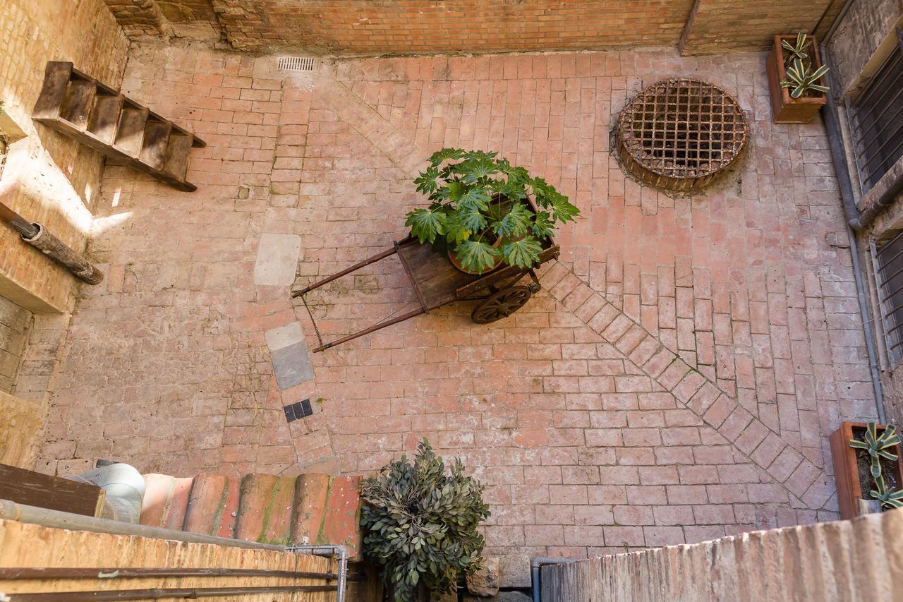 Bed and Breakfast Casatorre Dei Leoni Dimora Storica à Sienne Extérieur photo